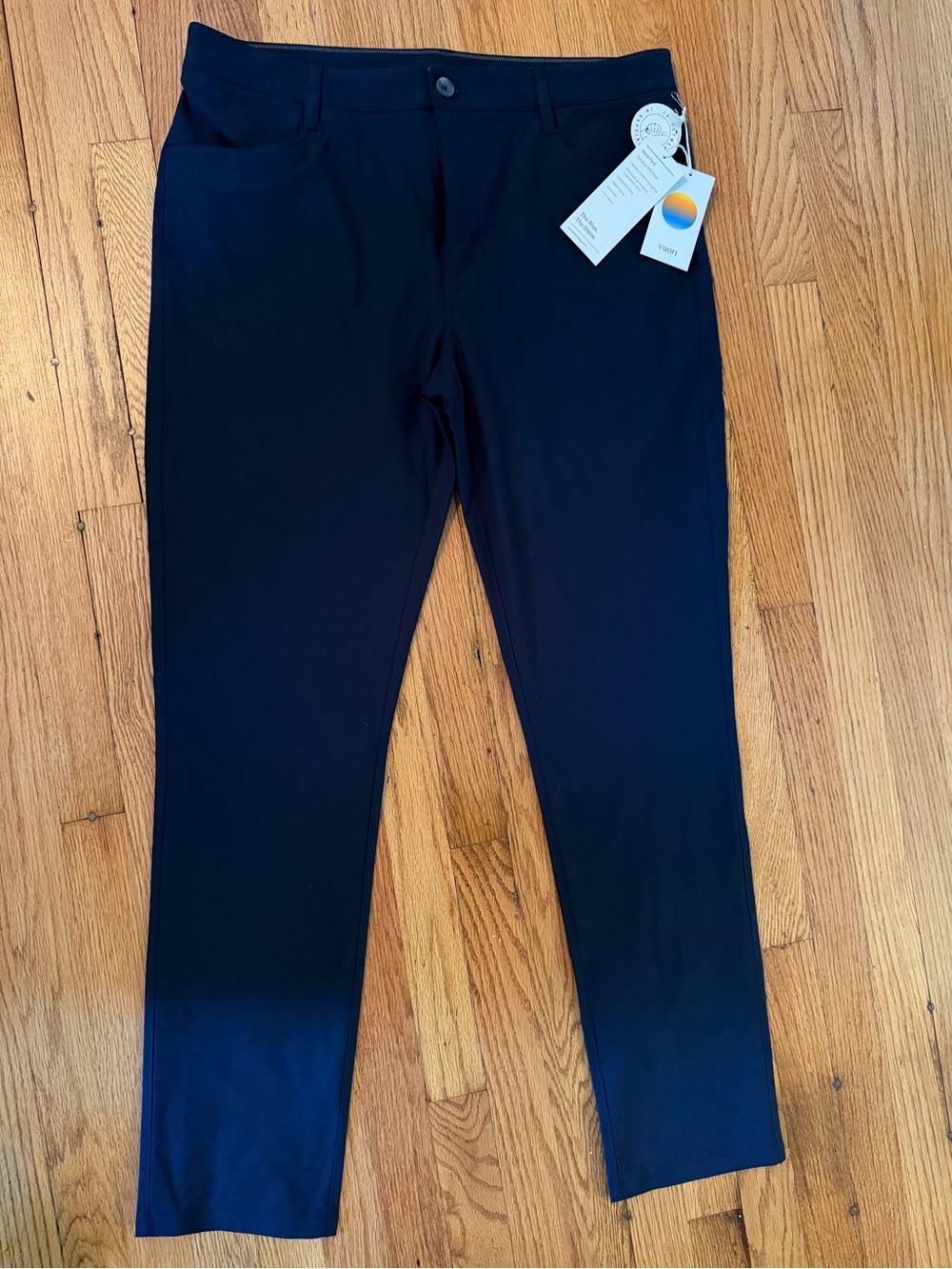 Vuori Men’s Athletic Meta Pant. Ink. Size 36 Slim. 32” inseam. NWT.